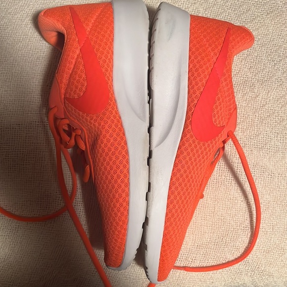 Women’s Nike Running Shoes - Picture 5 of 5